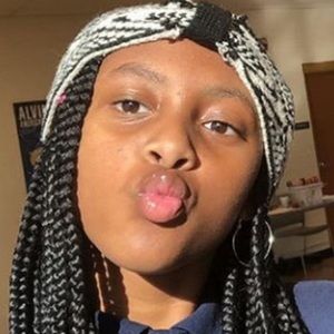 Meet your Posher, Maya_is_the_name